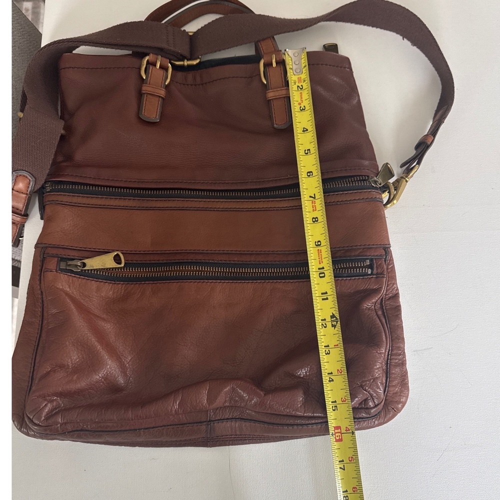 FOSSIL Explorer Brown Leather Foldover Shoulder Messenger Crossbody Bag Hobo Vtg - Picture 12 of 13